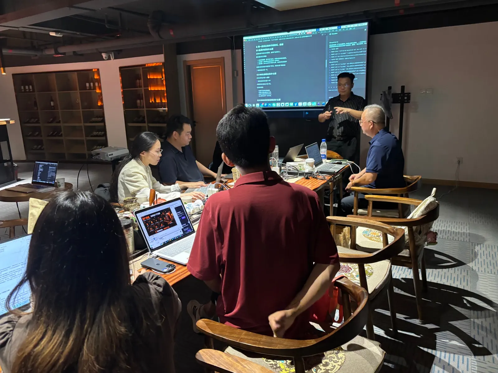 第22期实战营讲师结合学员电脑内容进行现场辅导
